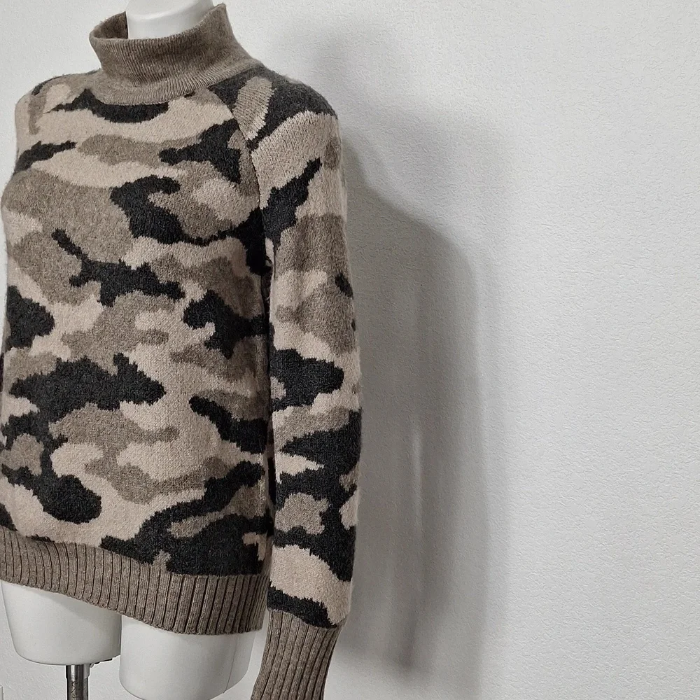 Christian Siriano Camouflage Print Streetwear Cozy Mock Neck Grunge Sweater Sz.M